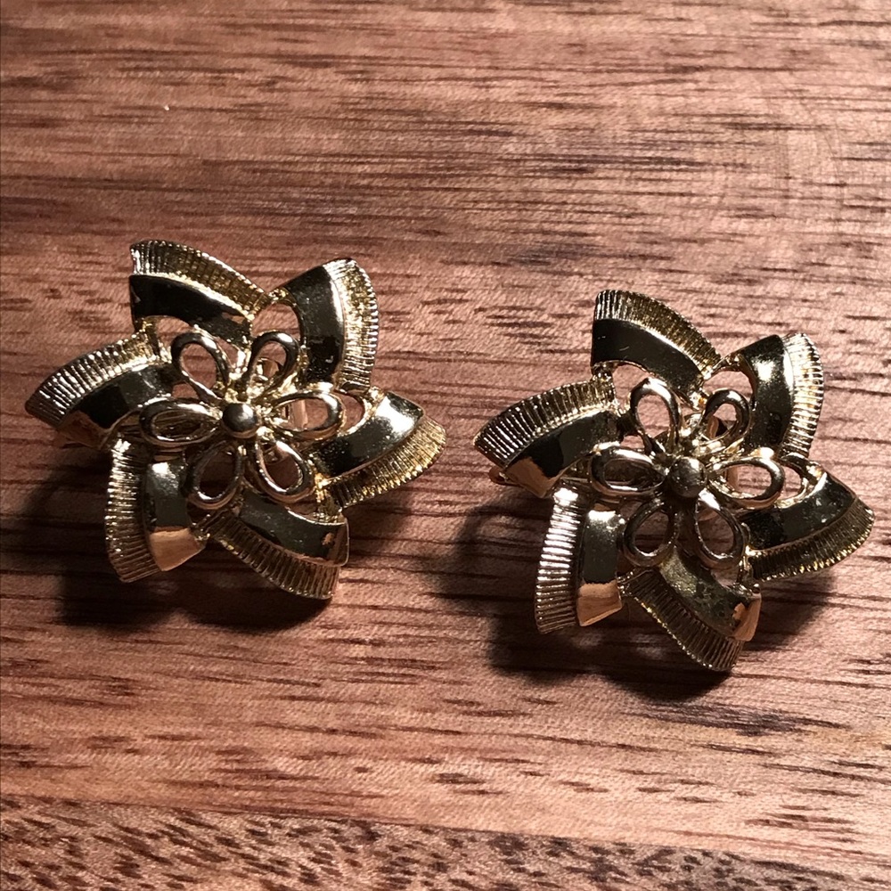 Vintage CORO Goldtone Floral Clip Earrings